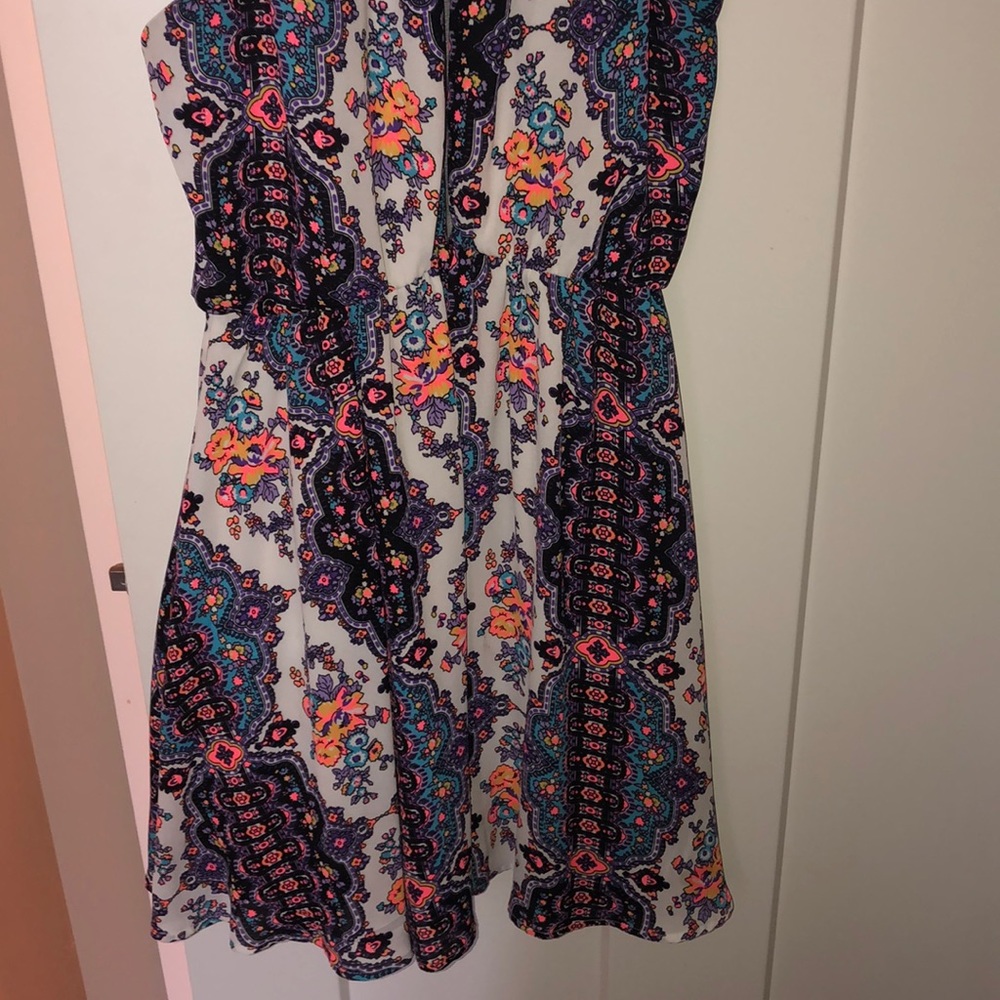 Fun Pattern Dress - Picture 4 of 4